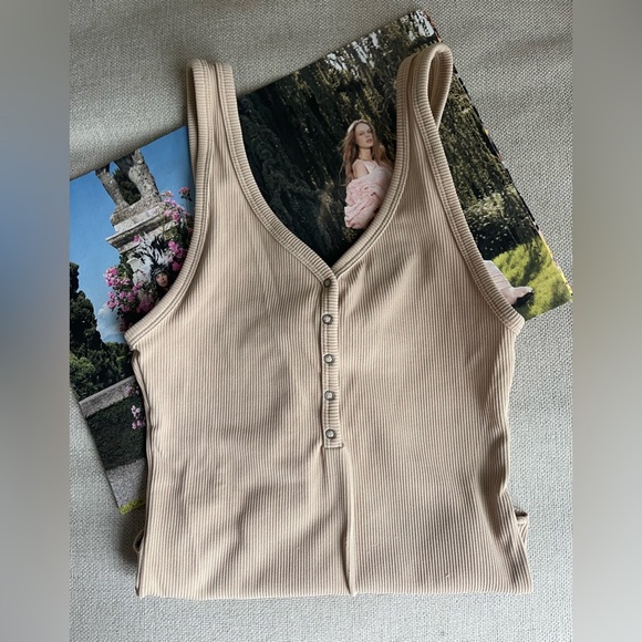 Abercrombie & Fitch Soft A&F Ribbed Henley Tank Bodysuit In Tan Size S - Picture 10 of 10